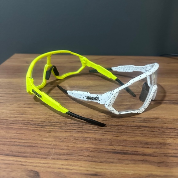 Pit Vipers/shield sunglasses (5 assorted pairs) - Picture 4 of 6